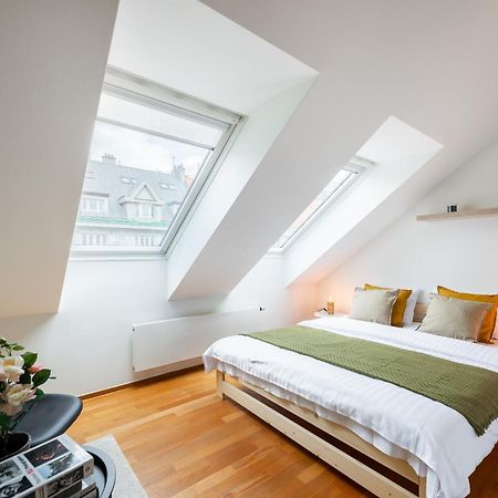 Apartment With Balcony And Parking Near The Prague Museum Eksteriør billede