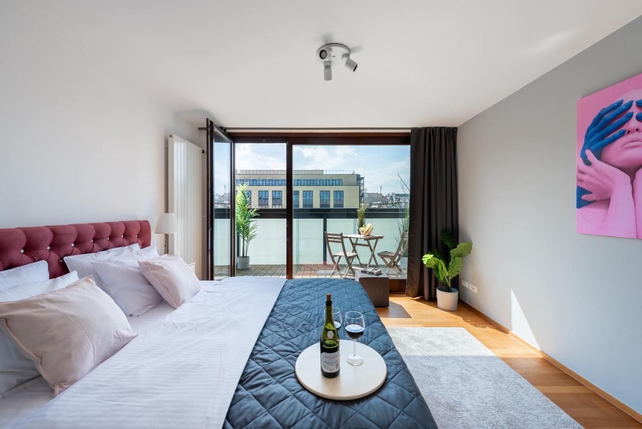 Apartment With Balcony And Parking Near The Prague Museum Eksteriør billede