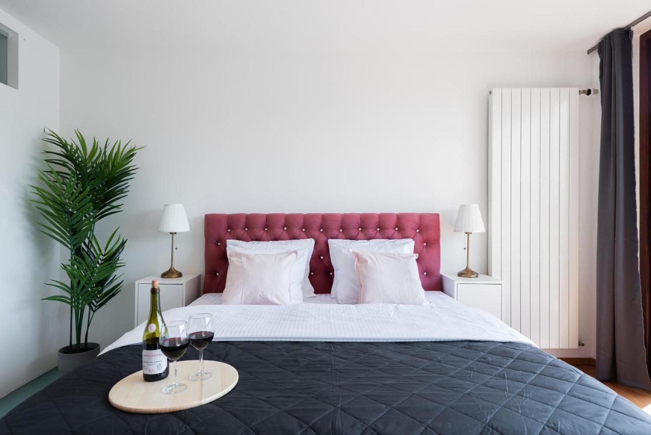 Apartment With Balcony And Parking Near The Prague Museum Eksteriør billede