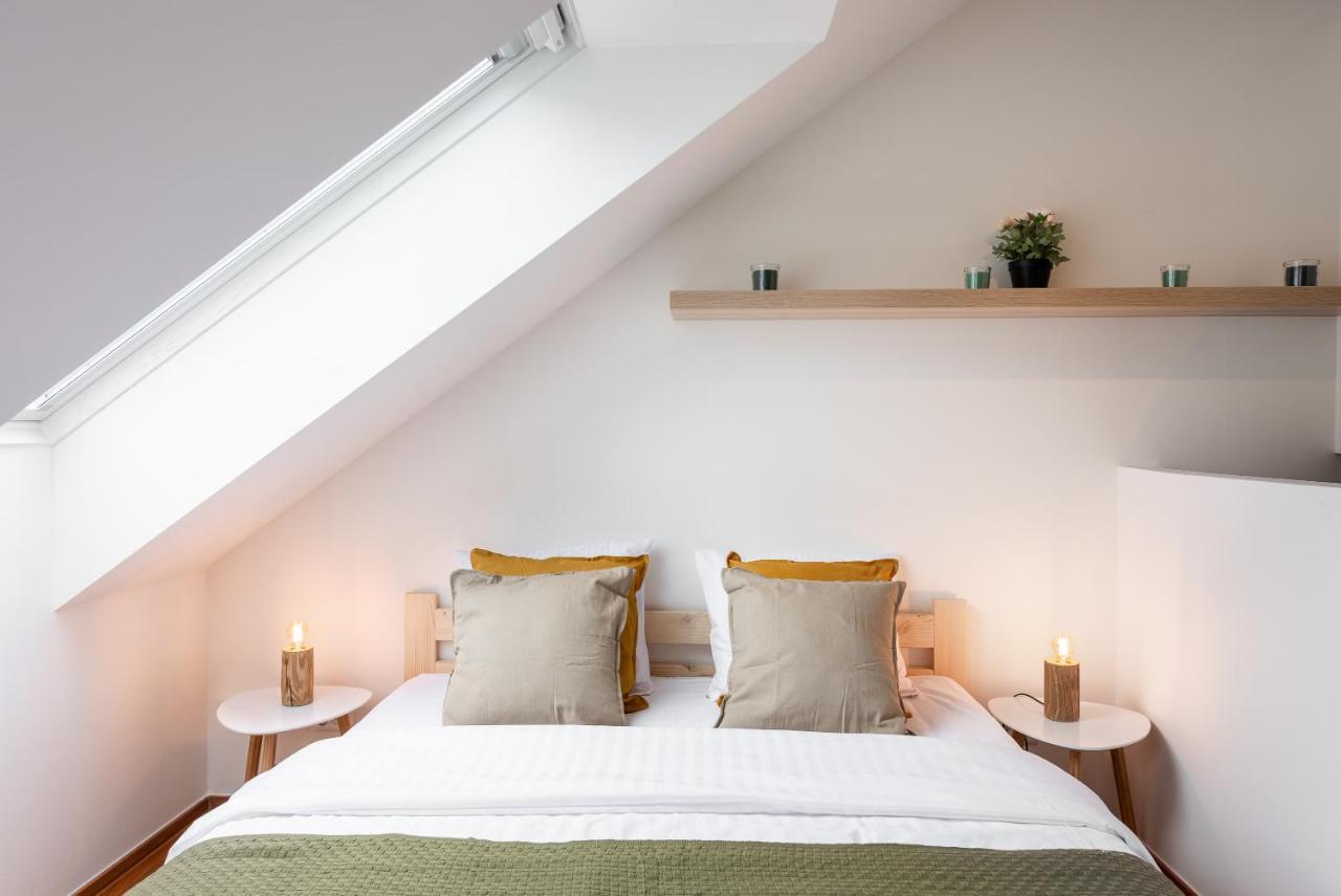 Apartment With Balcony And Parking Near The Prague Museum Eksteriør billede