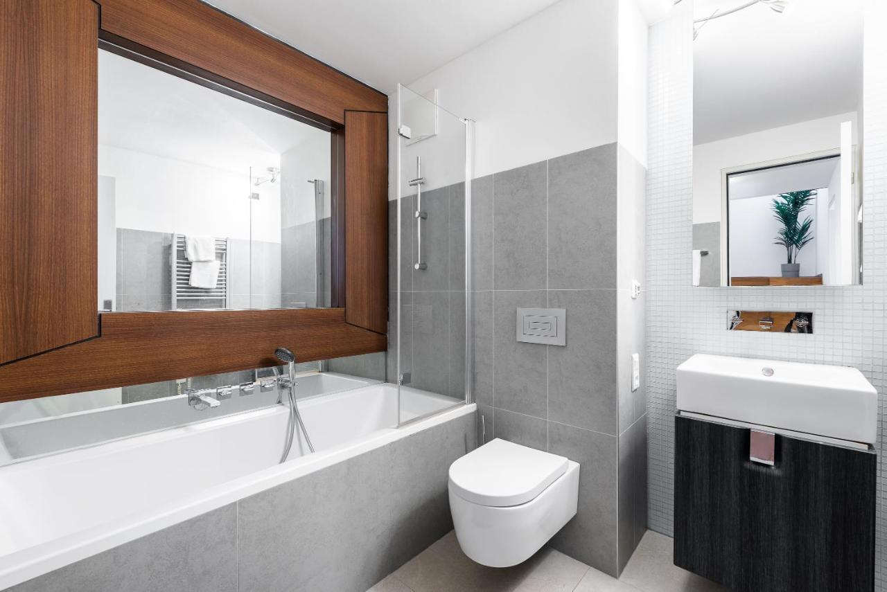 Apartment With Balcony And Parking Near The Prague Museum Eksteriør billede