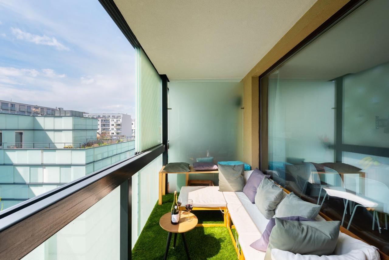 Apartment With Balcony And Parking Near The Prague Museum Eksteriør billede